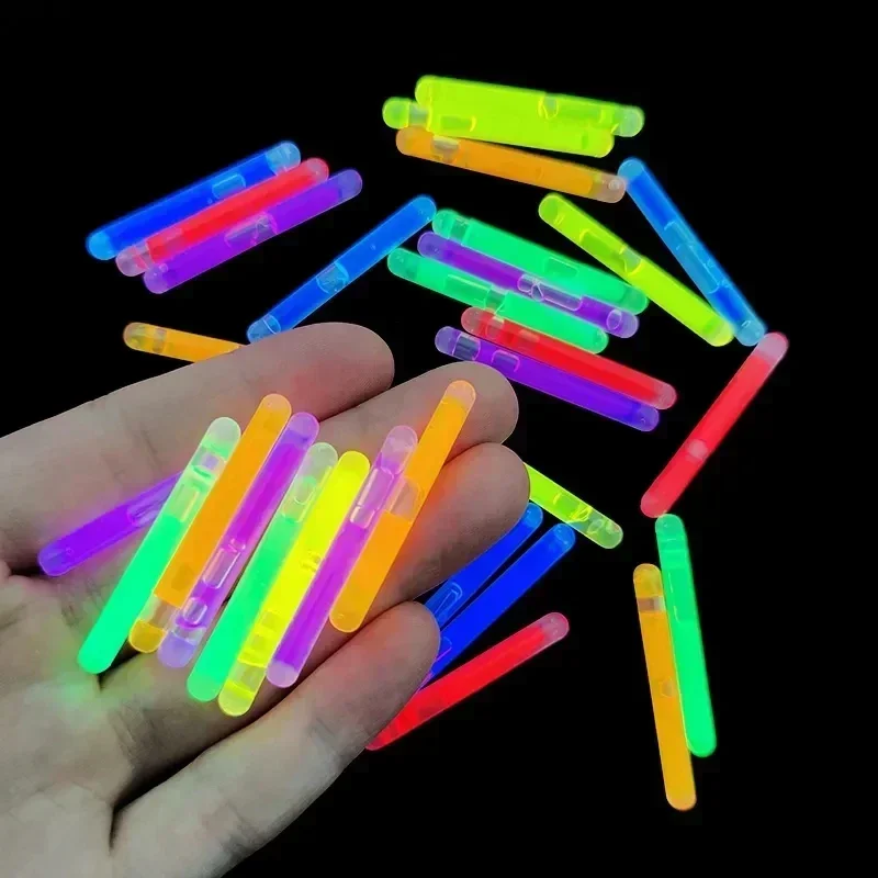 10/100x Glowing Sticks Bright  - Glow Sticks Survival recensione e prezzo