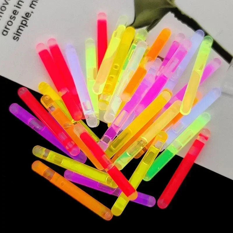 10/100x Glowing Sticks Bright  - Glow Sticks Survival recensione e prezzo